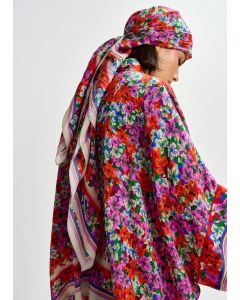 Foulard carré en soie mélangée violet et rouge à imprimé fleuri multicolore