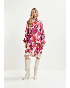 Robe courte blanc cassé, rose et violette à col montant